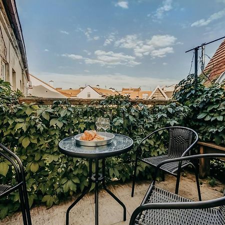 Spacious - 140 Square Meters Apartment, Vilnius City Centre Екстериор снимка