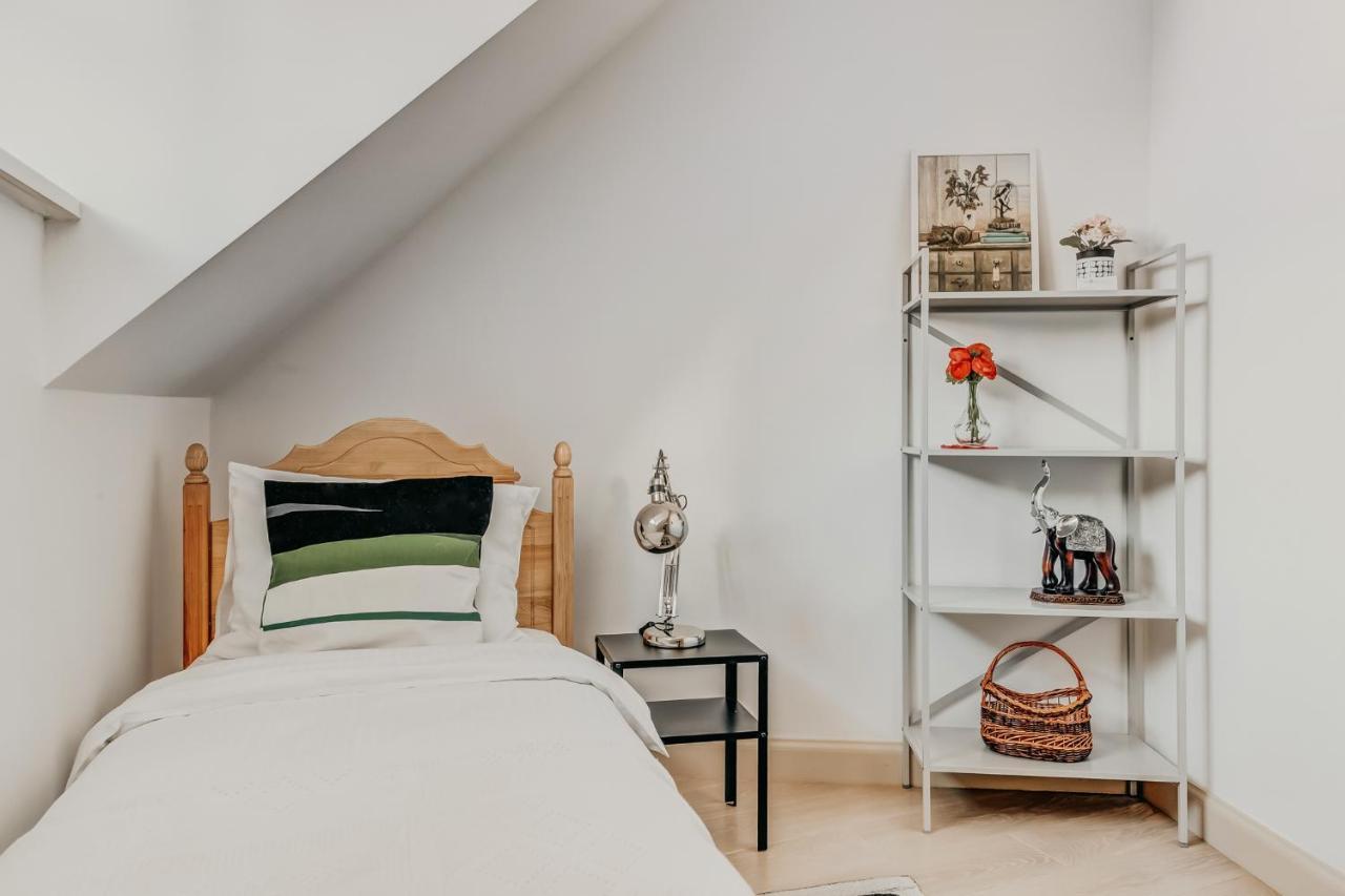 Spacious - 140 Square Meters Apartment, Vilnius City Centre Екстериор снимка